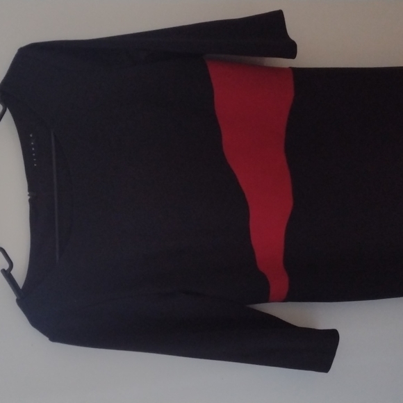 Dresses & Skirts - 37. Tiana B Black Red Long Sleeve Sheath Dress, Size M